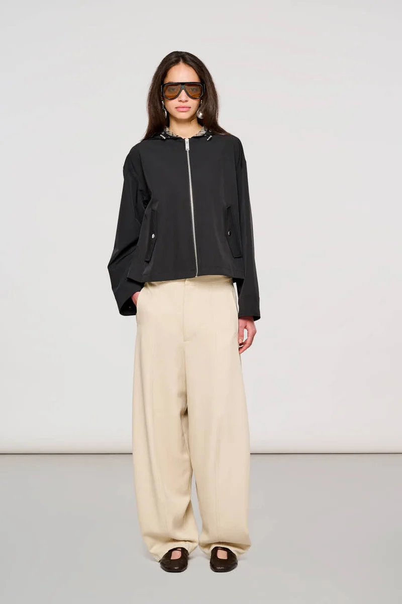 1200 Wien Short Parka Two Layers Black