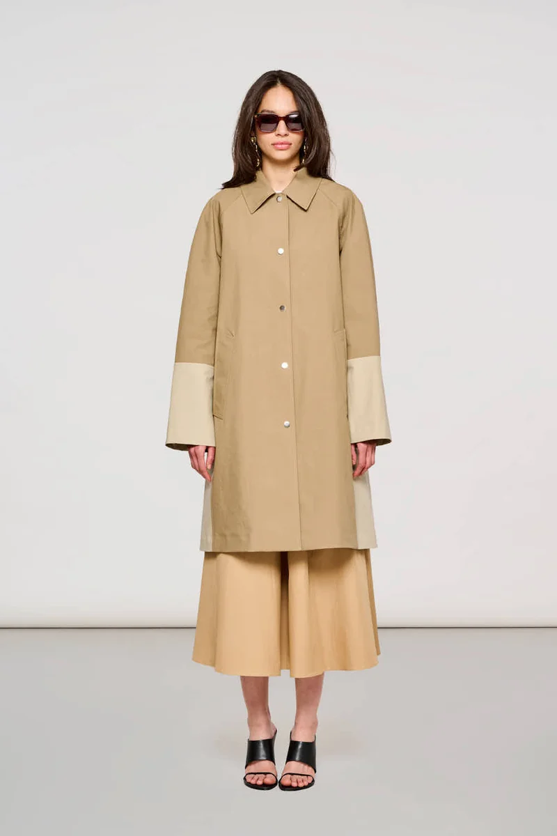 1400 York Bicolor Raincoat in Mackintosh Incense + Oxford Tan