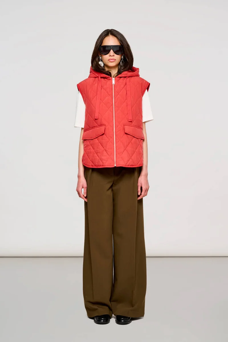 6000 Camden Puffer Vest in Shiny Nylon Molten Lava