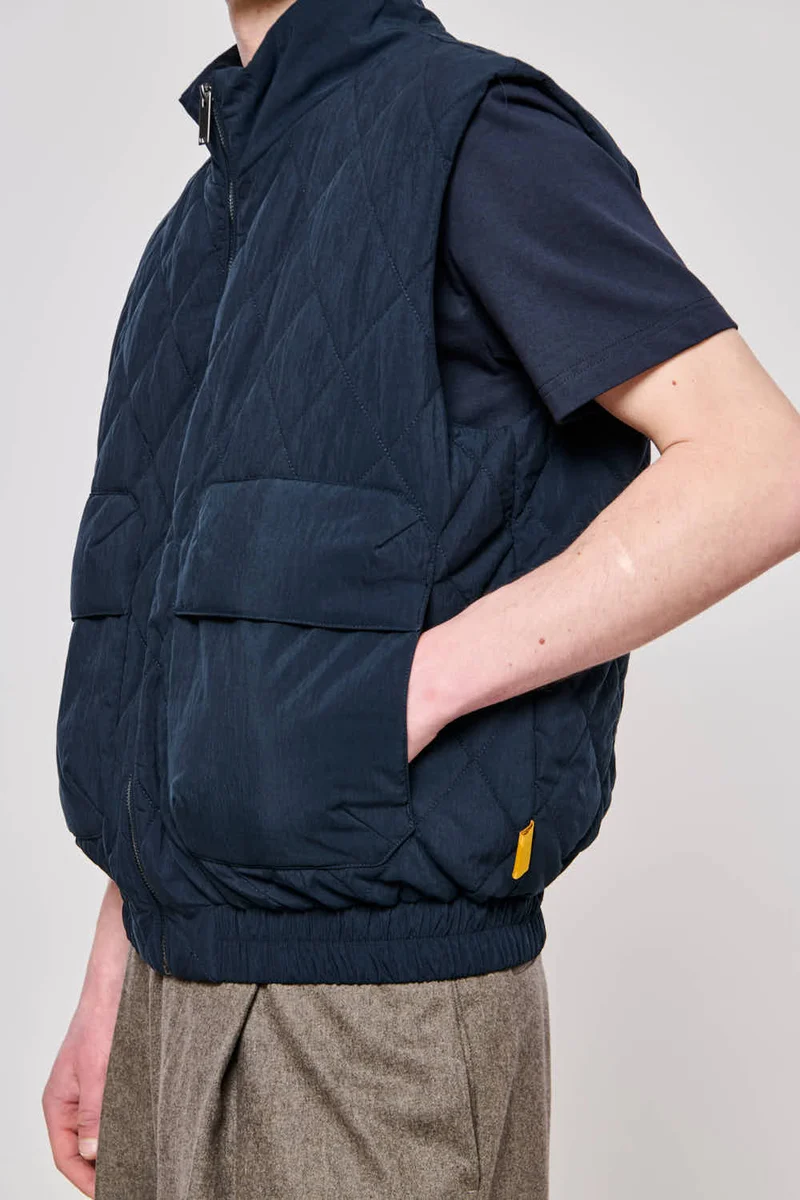 6000 Camden Puffer Vest in Shiny Nylon Total Eclipse