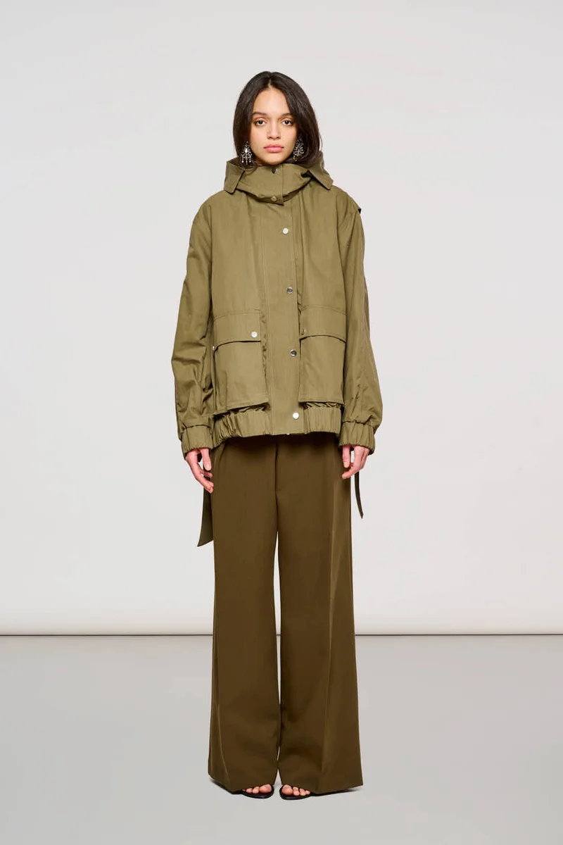 57200 Basel Parka in Cotton Tech Dark Olive