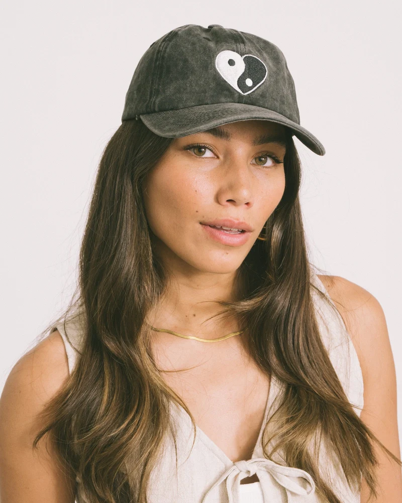 Washed Cap Black Yin Yang