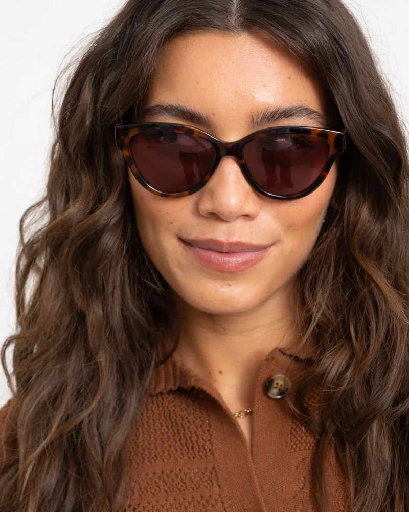 TILTIL Zonnebril Laura Bruin