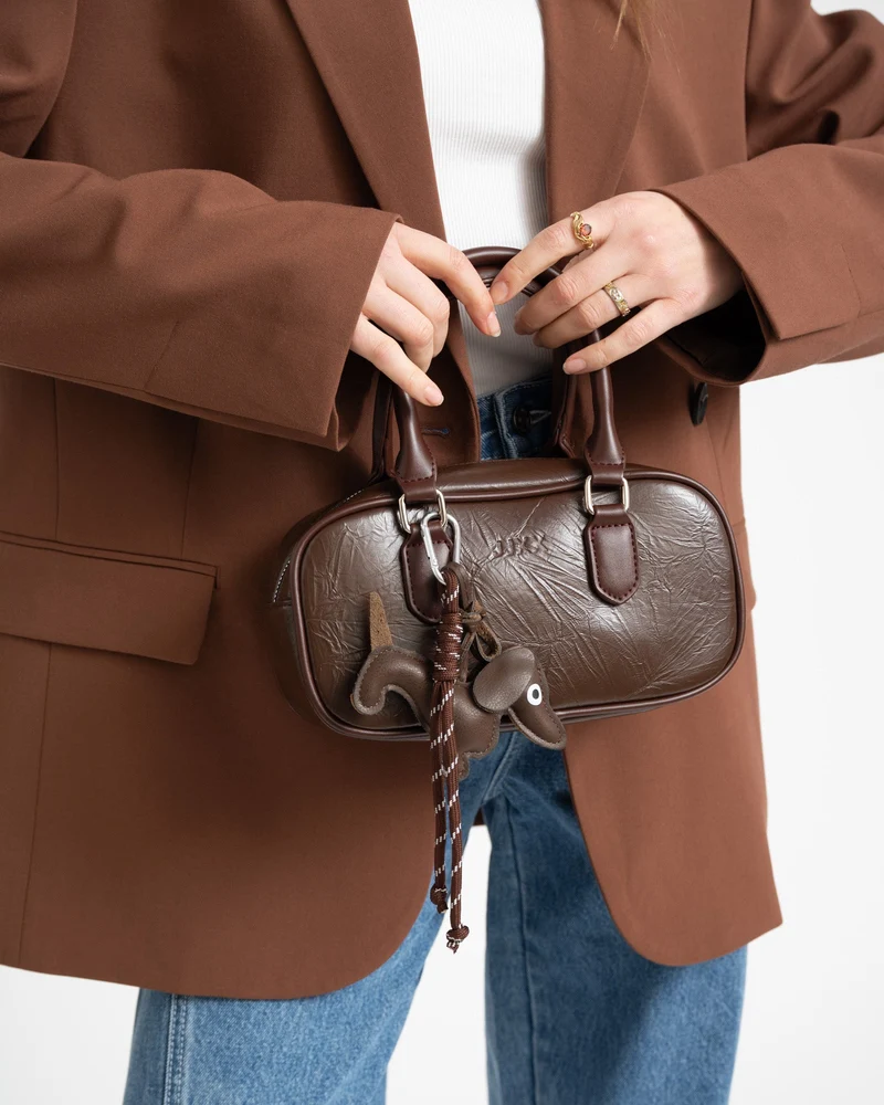 Mia Crossover Charm Bag Seal Bruin