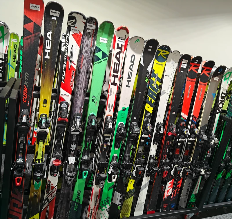 Rek 12: ski's gebruikt tussen 166 - 178 cm