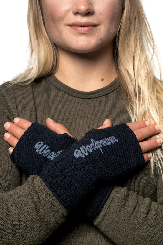 Wrist gaiter 200